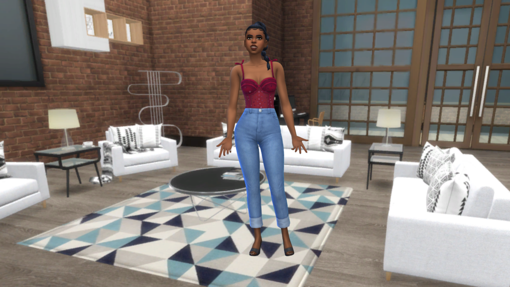 Un sim en jeans taille haute bleu et un corset rouge avec les cheveux tressés. Ce sim se tient sur un tapis géométrique dans un salon avec des murs en briques et des canapés blancs.