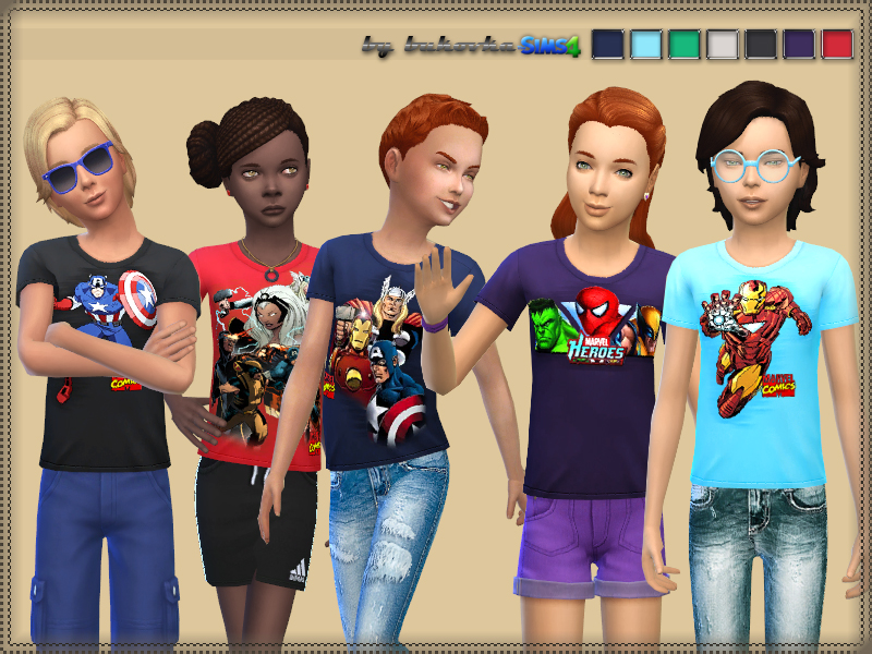 Cinq sims portant des t-shirts Marvel de différentes couleurs dans Les Sims 4