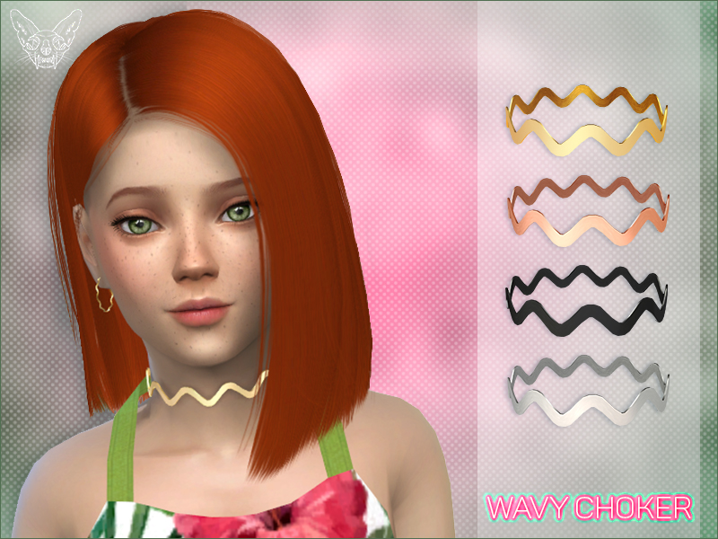 Un sim avec des cheveux rouges lisses au milieu, attachés derrière une oreille. Ce sim porte un collier ras-du-cou doré et un débardeur floral vert. 