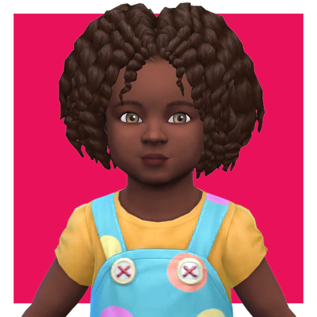 Un bambin dans Les Sims 4 sur un fond rose. Ce bambin porte un t-shirt jaune avec une robe bleue à pois par-dessus, ses cheveux ont une raie au centre et sont naturellement bouclés.
