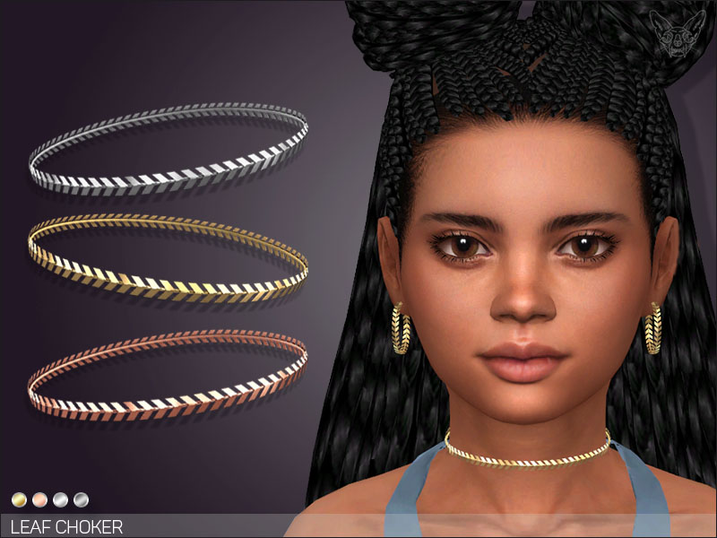 Un sim avec les cheveux tressés en demi-chignons. Ils ont les yeux marron et portent une paire de boucles d'oreilles créoles assorties à un collier.