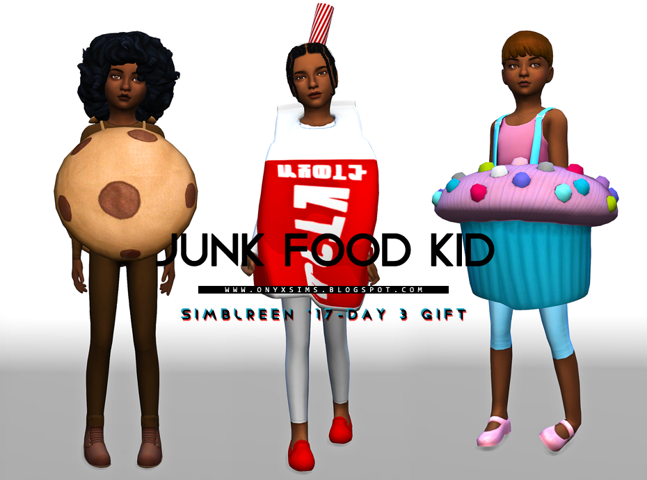 Trois enfants Sims portant des costumes, l'un porte un costume de cookie, l'autre porte un costume de lait et le dernier est un cupcake