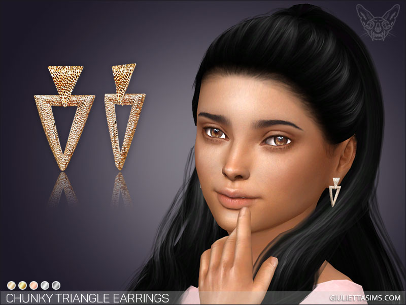Un sim aux cheveux noirs et aux yeux marron portant des boucles d'oreilles triangulaires pointant vers le bas.