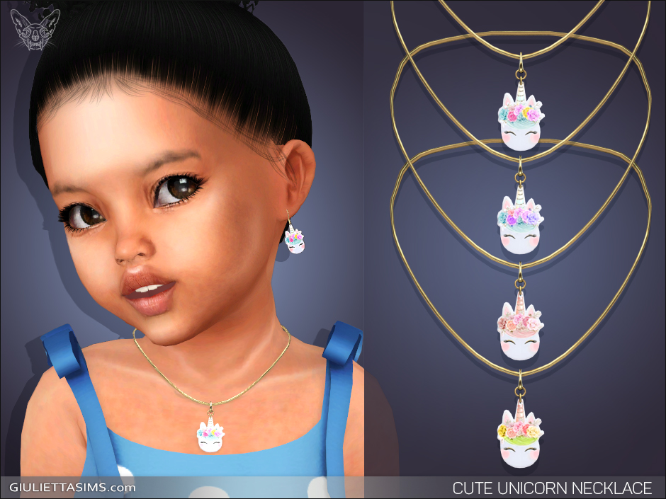 Un enfant en bas âge aux cheveux noirs et aux yeux marrons qui porte un débardeur bleu. Comme accessoire, il porte un collier CC constitué d'une chaîne en or avec une licorne portant une couronne de fleurs dessus. Les Sims 4.