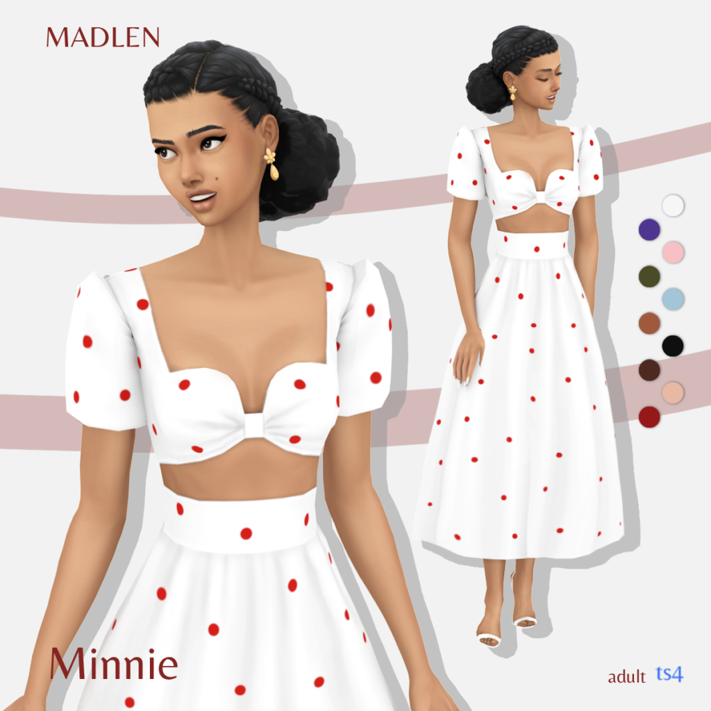 Un Sim de Les Sims 4 avec les cheveux attachés en chignon sur le côté, tressés de chaque côté de la tête. Pour les vêtements, il porte une robe deux pièces blanche avec des pois rouges.