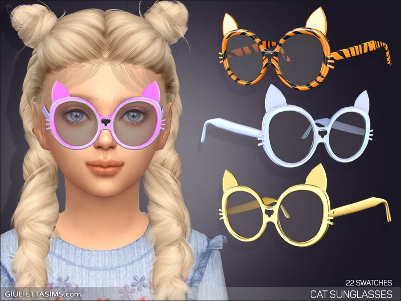 Un sim avec des tresses blondes portant une paire de lunettes ressemblant à un chat.