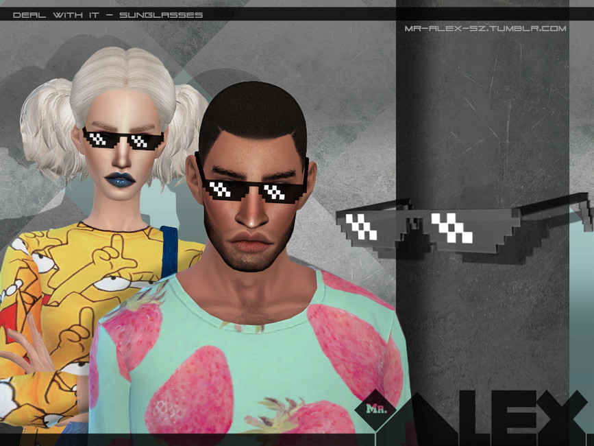Deux Sims. Un Sim blond porte un pull à l'effigie de Lisa Simpson et un Sim aux cheveux bruns porte un pull à motif de fraise. Les deux Sims portent une paire de lunettes de soleil Sims 4 CC pixelisées.