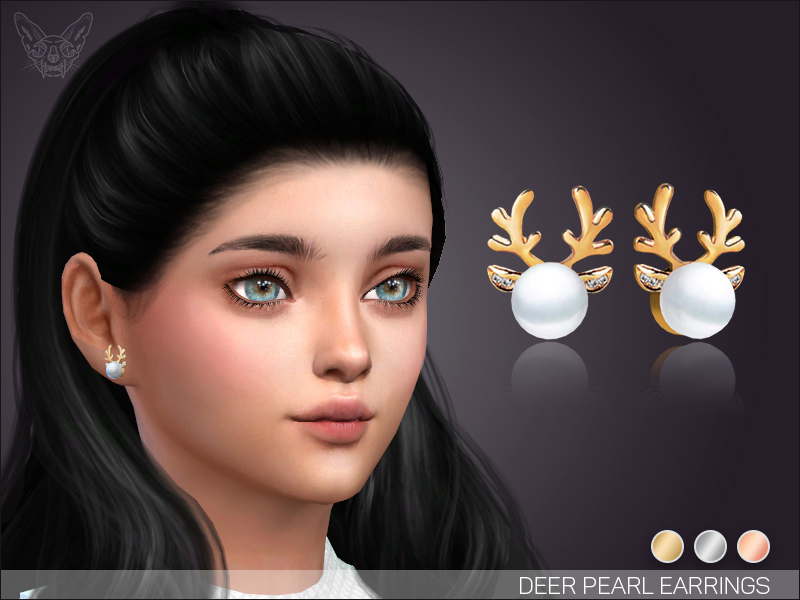 Un sim portant des boucles d'oreilles en perles de cerf avec des cheveux noirs.